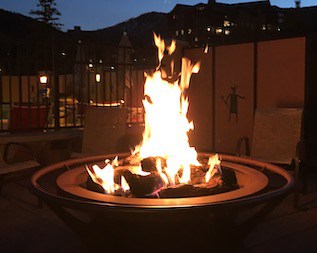 Natural gas fire pit